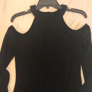 🎁Brand New Cold Shoulder Shirt 🎁